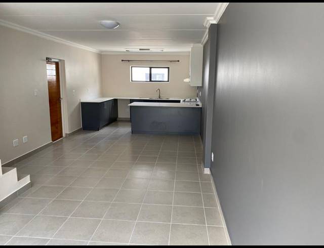 3 BEDROOM TOWNHOUSE FOR SALE IN SILVER OAKS